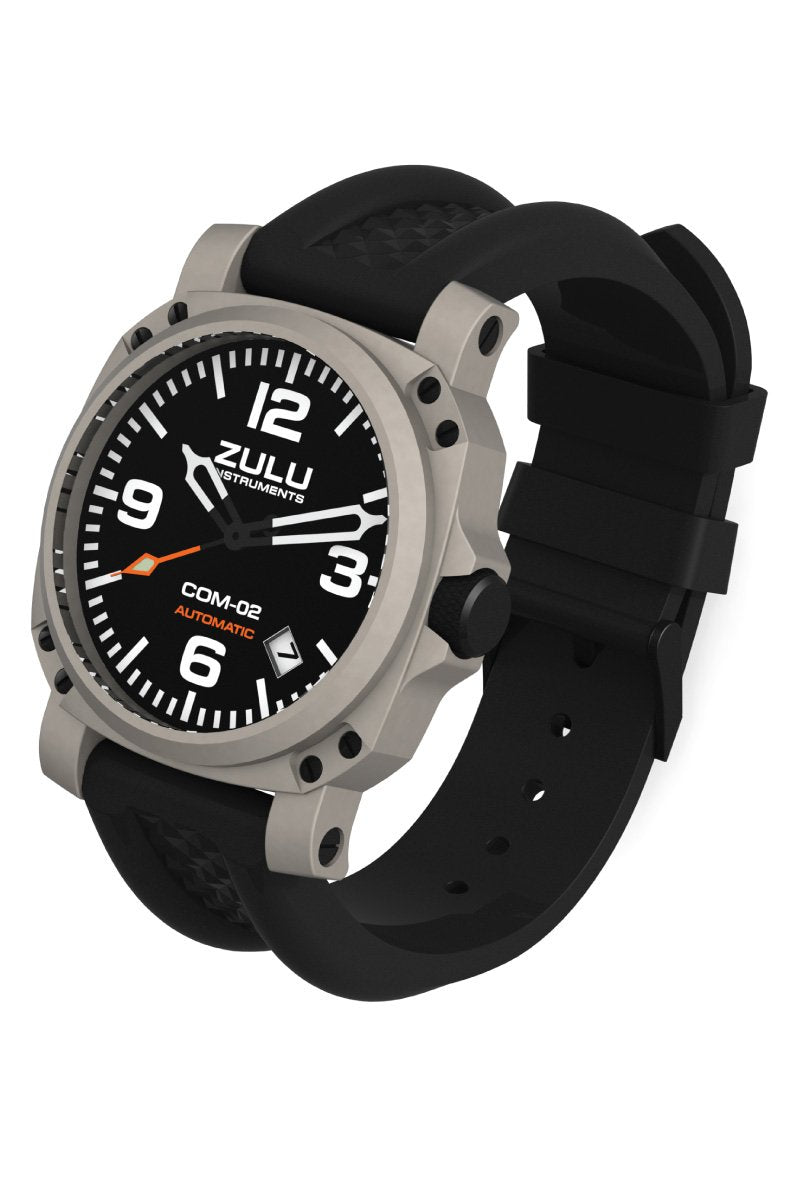 COM-02 Automatic - Stainless - Perspective